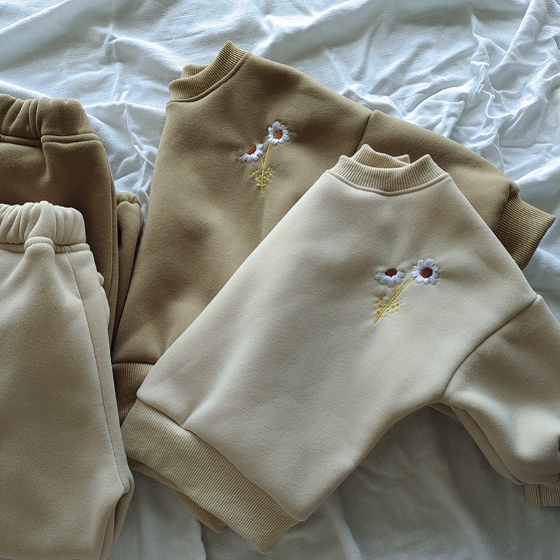 ชุดเสื้อผ้าเด็กเล็กสำหรับฤดูใบ - Winter Clothing Activity บทวิจารณ์และราคา