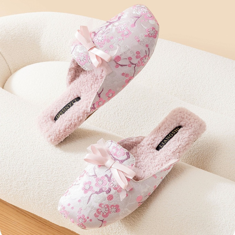 รองเท้าแตะผ้าซาตินปักลายดอกไม้ - Winter Cloth บทวิจารณ์และราคา